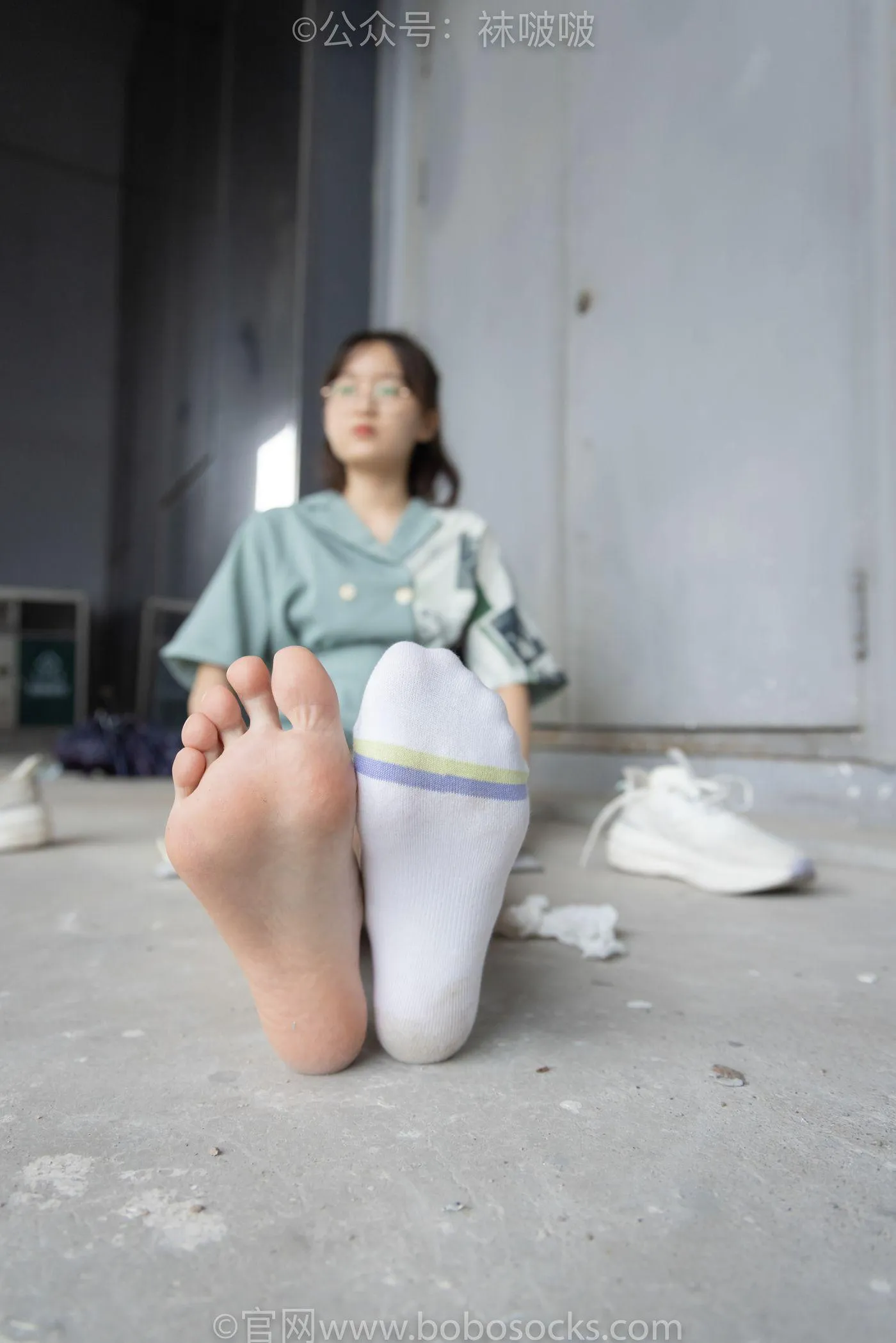 [BoBoSocks袜啵啵]NO.025 熊熊-安踏运动鞋、白色棉袜（踩脏）、裸足 [146P]插图5